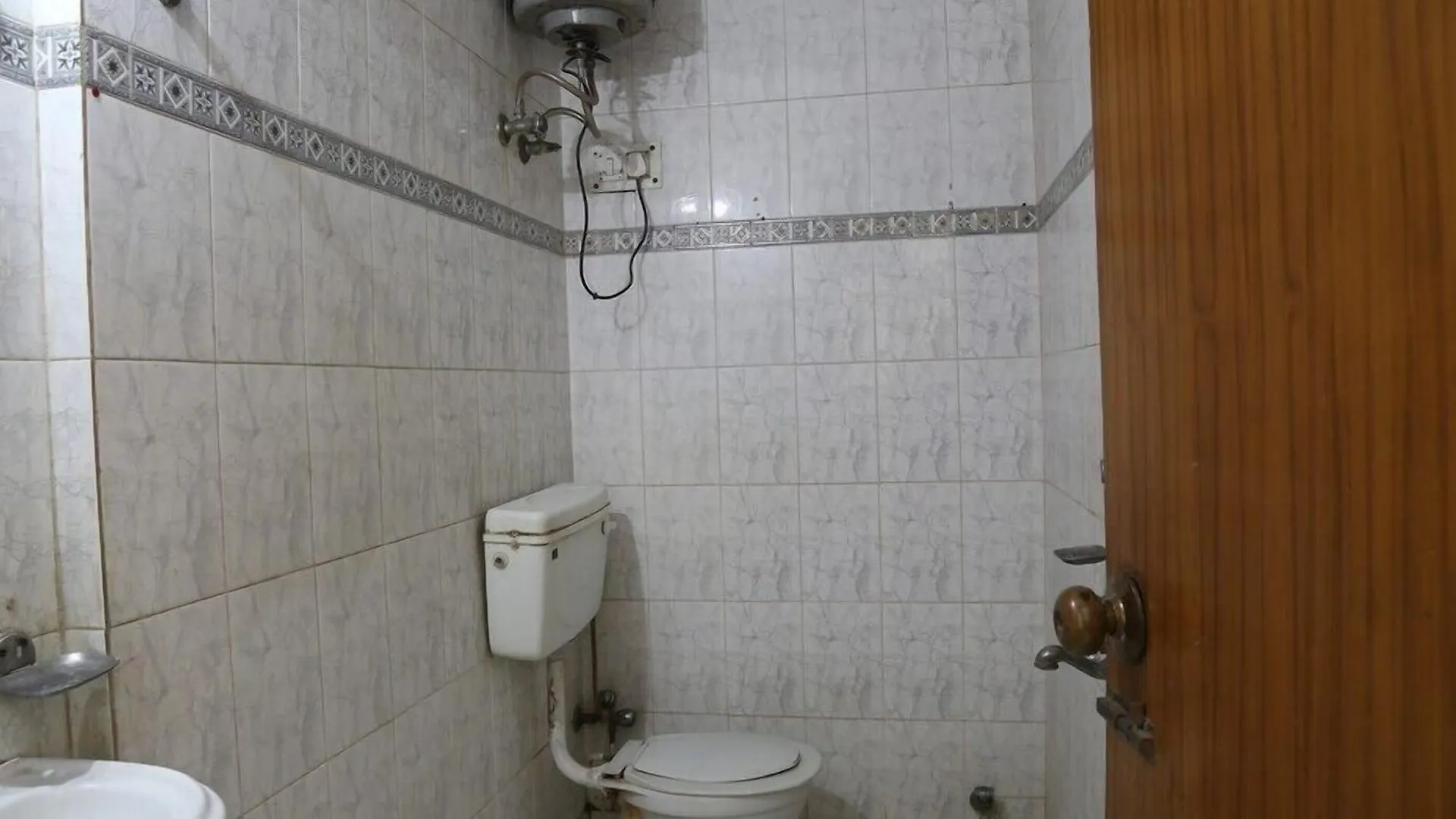 **  Hotel Delhi Regency India